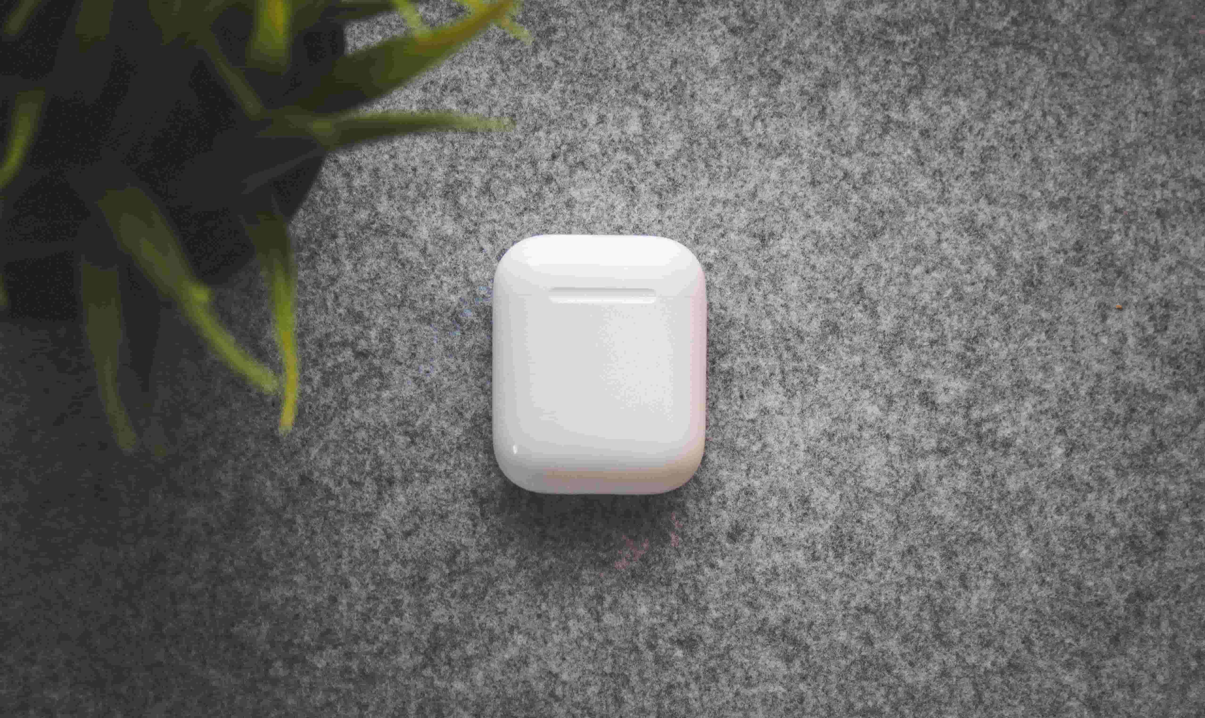 Apple AirPods Deals-min