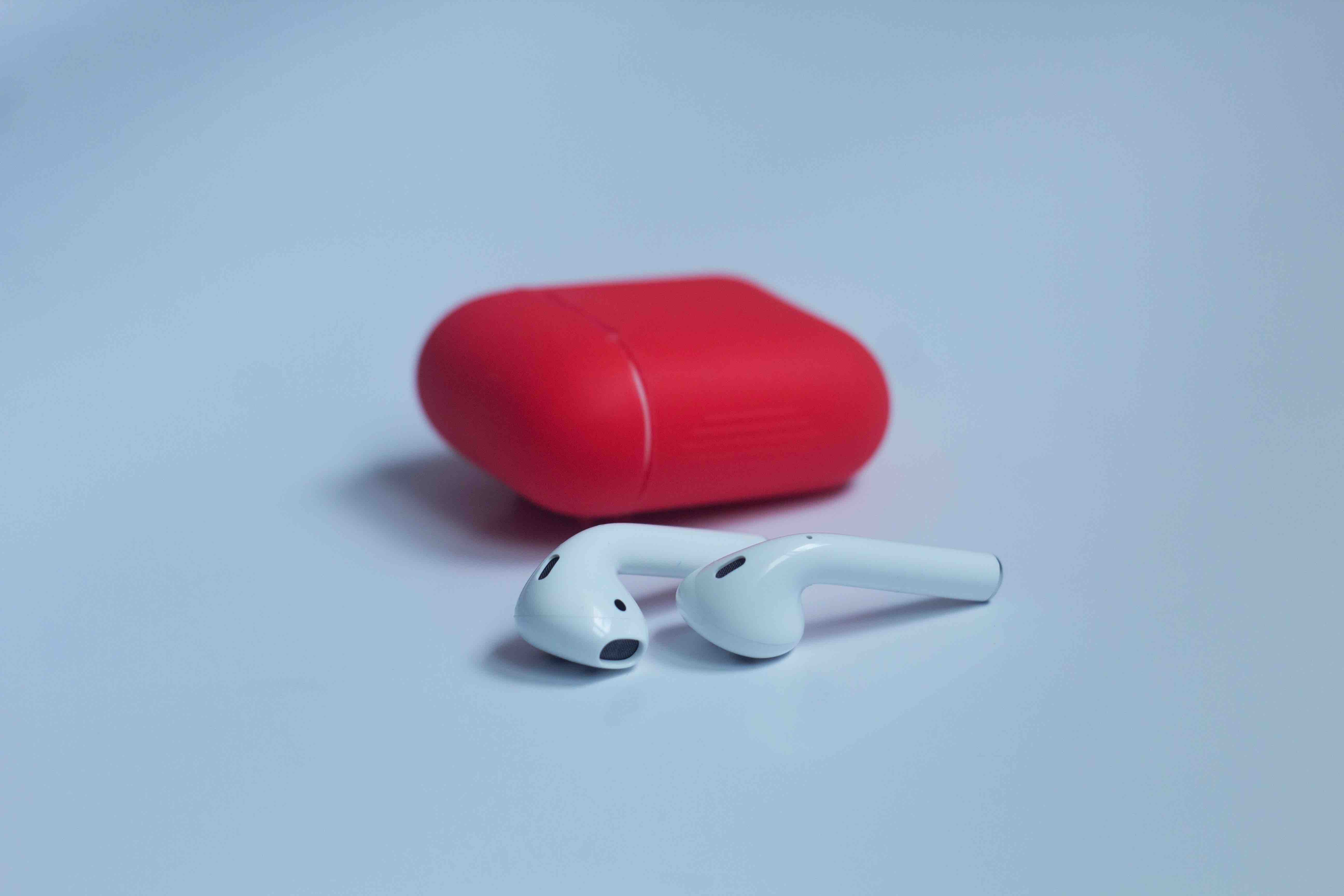 Apple AirPods 2 Deals Appletech-min