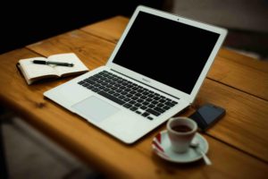 macbook air-min