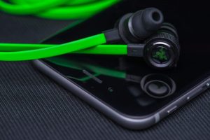 _Razer Hammerhead Pro v2 Earbuds-min