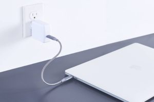 AmazonBasics 65W One-Port USB-C 3.0 Wall Charger for Laptops-min