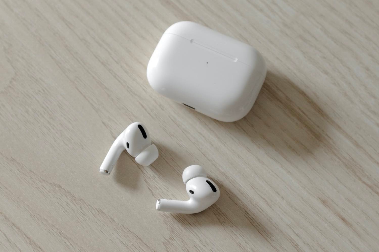 Amazon&#39;s Best Selling Apple AirPods Pro Available On Sale For $199 ($49 OFF) - TheAppleTech