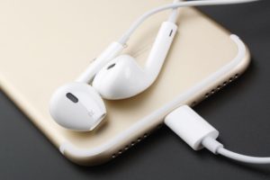 Apple EarPods with Lightning Connector