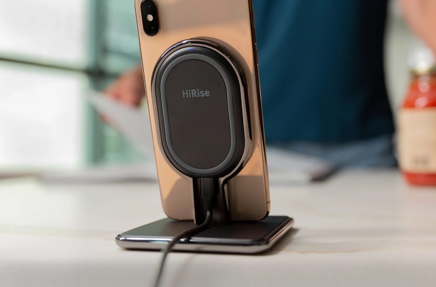 Twelve South HiRise Wireless Fast Charger
