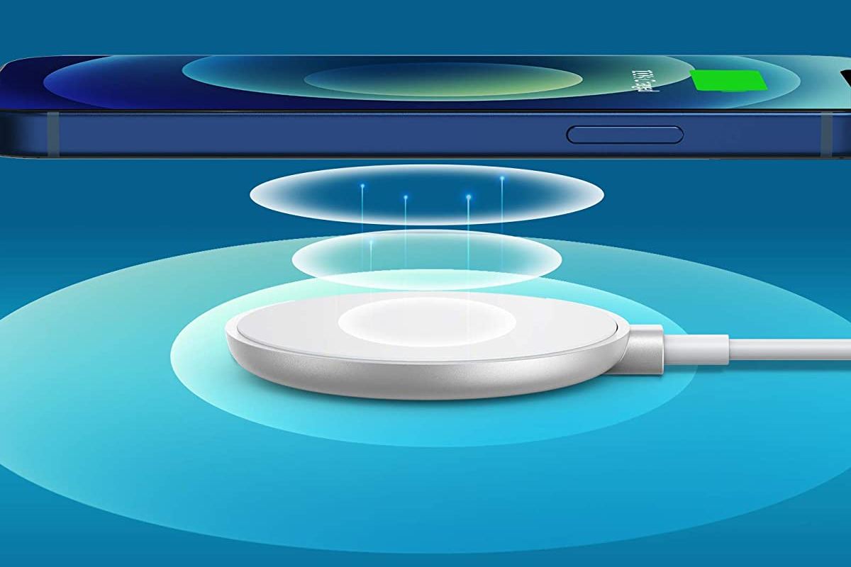 Anker Wireless Charger with 5ft Built-in USB-C Cable