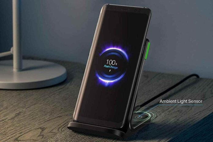 INUI 15W Qi-Certified Fast Wireless Charging Stand