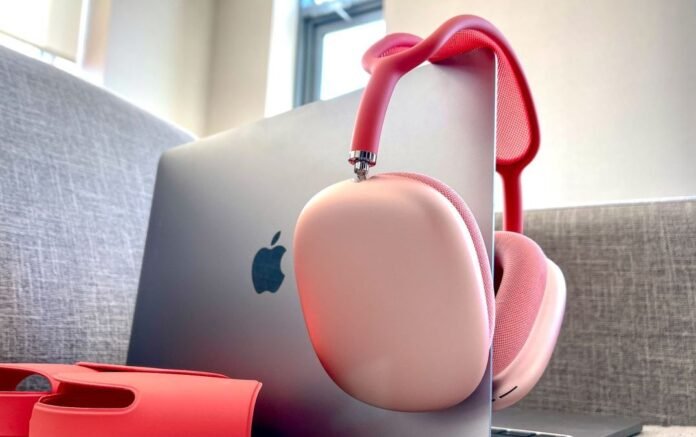 Apple AirPods Max in Pink