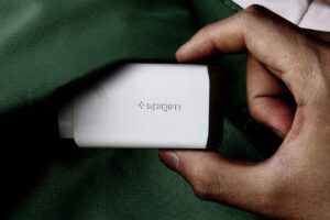 Spigen 27W USB-C Power Adapter