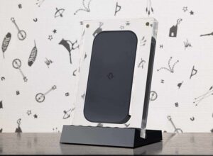 Twelve South PowerPic mod 10W Qi Charging Stand