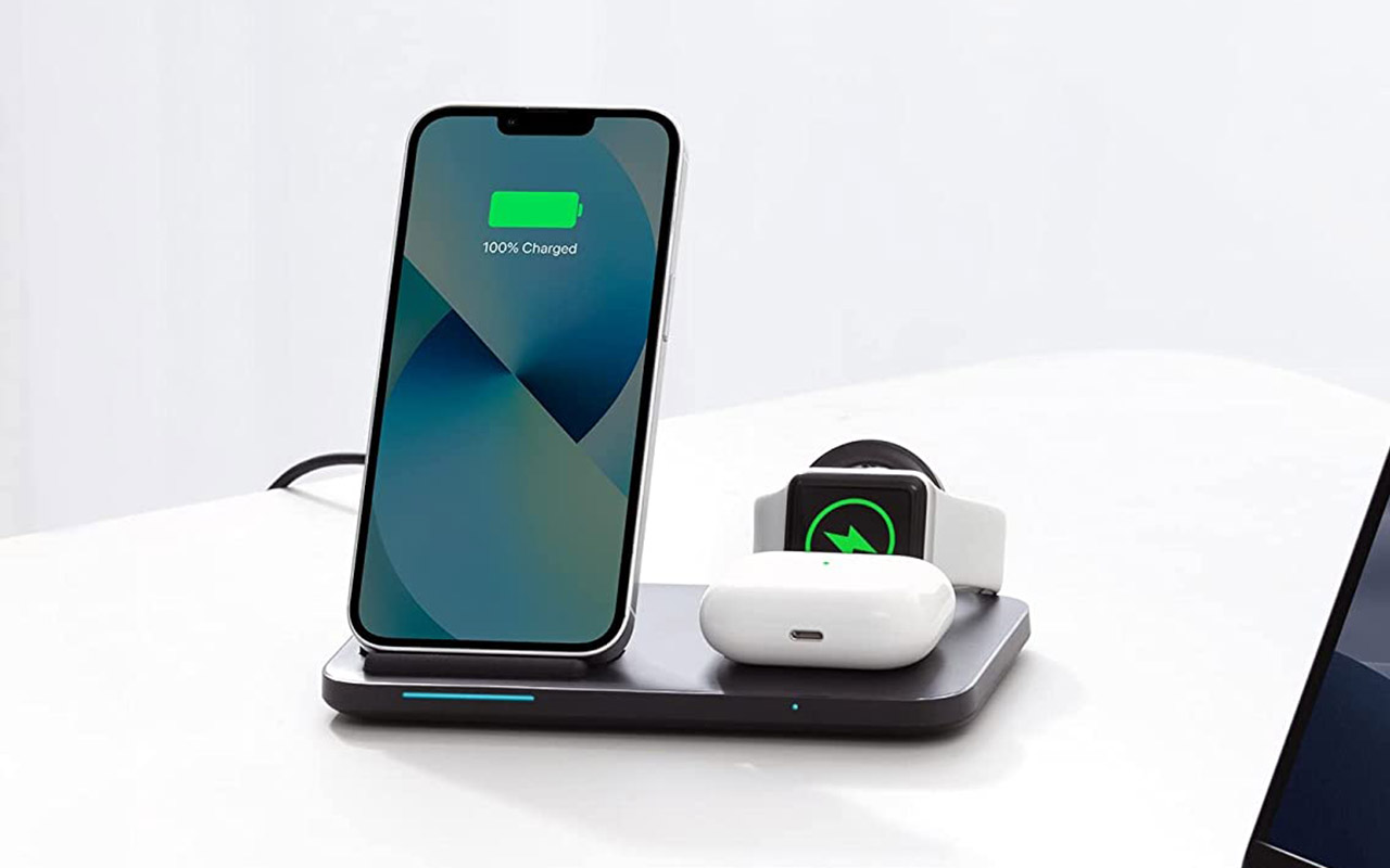 Anker Folding 3-in-1 Wireless Charging Station with Adapter