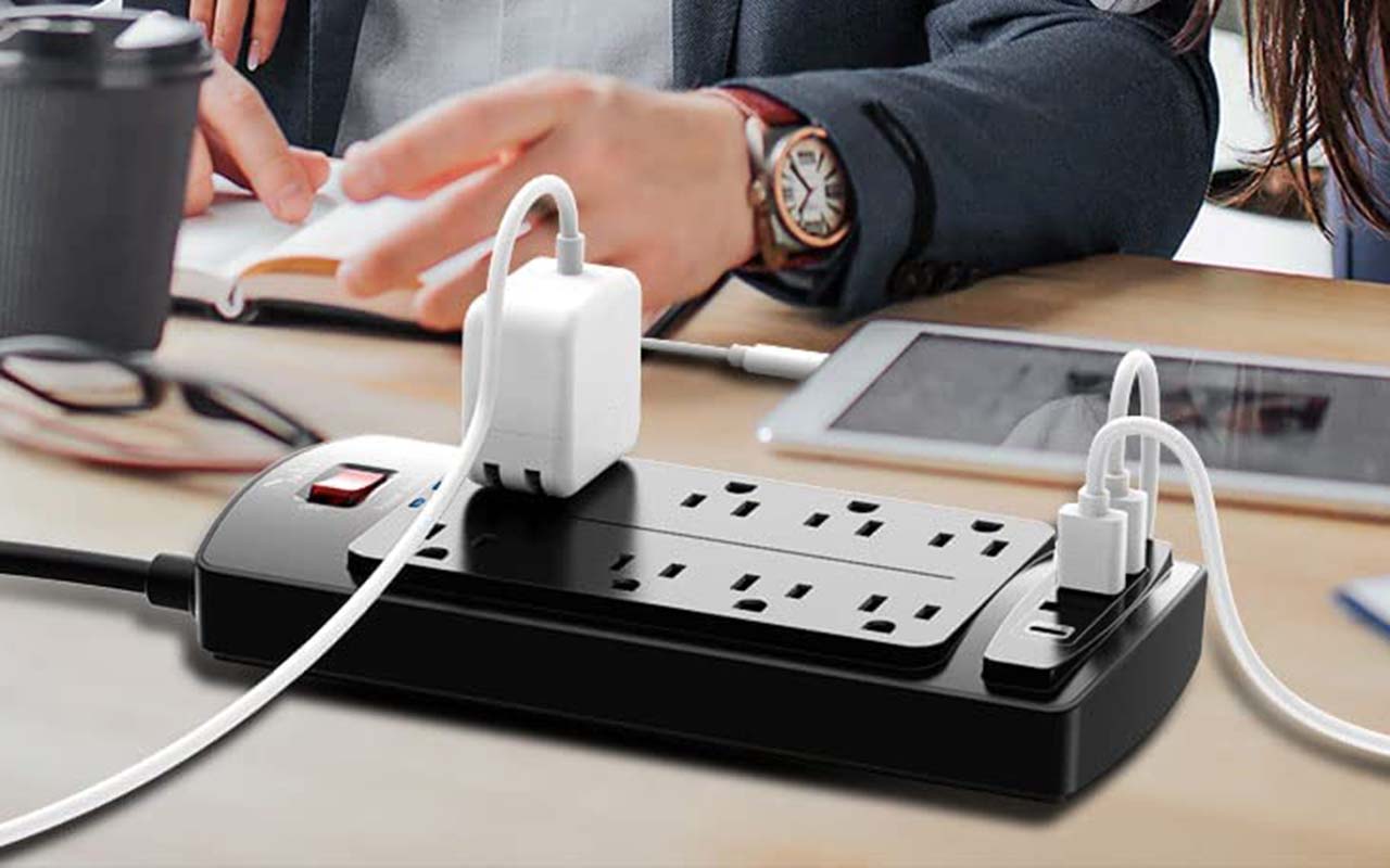 Power Strip with 8 AC Outlets & 4 USB Ports