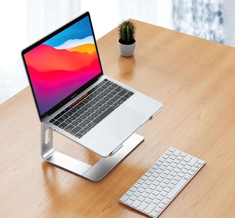 Macbook_laptop_stand